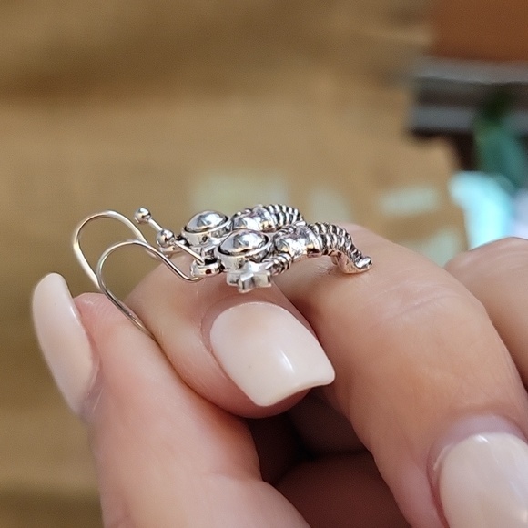 Spaceman Charm Drop Earrings - Picture 5 of 6